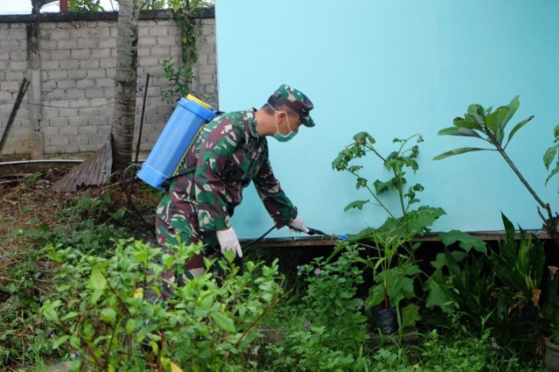 Timur Antisipasi Covid 19 Satgas TMMD Ikut Semprot 